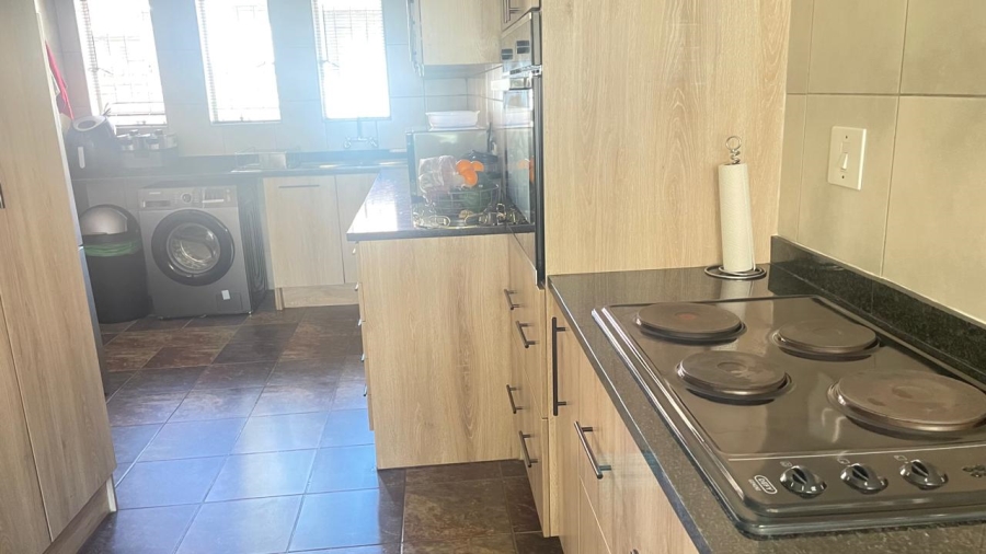 3 Bedroom Property for Sale in Birchleigh North Gauteng