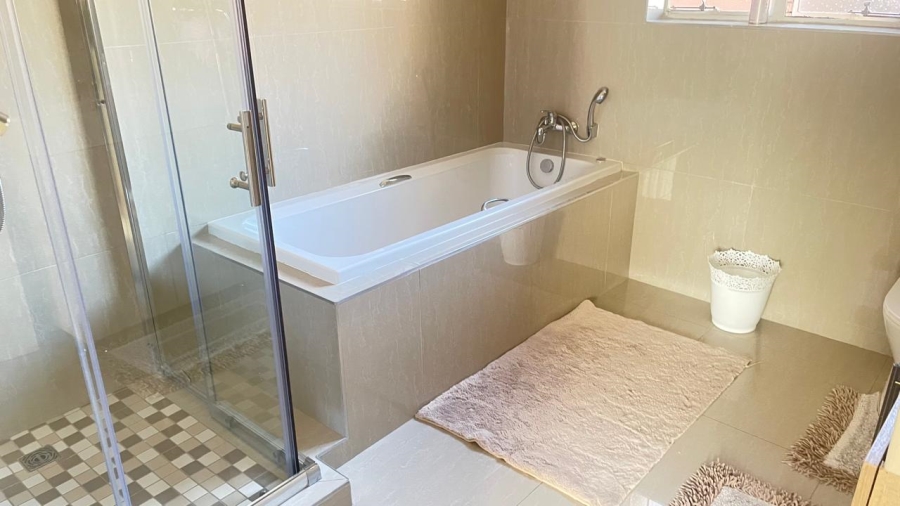 3 Bedroom Property for Sale in Birchleigh North Gauteng
