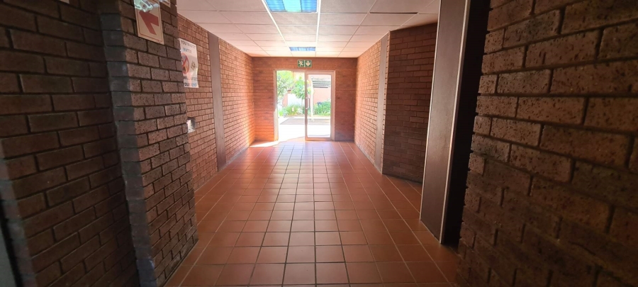 To Let 2 Bedroom Property for Rent in Die Wilgers Gauteng