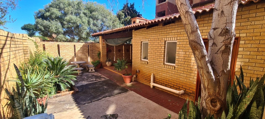 To Let 2 Bedroom Property for Rent in Die Wilgers Gauteng