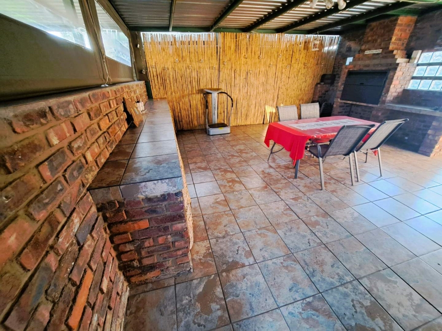 4 Bedroom Property for Sale in Moregloed Gauteng
