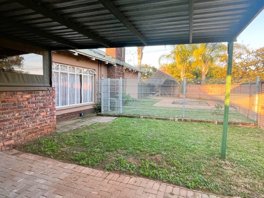 4 Bedroom Property for Sale in Moregloed Gauteng