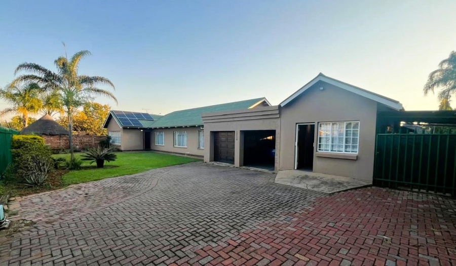 4 Bedroom Property for Sale in Moregloed Gauteng