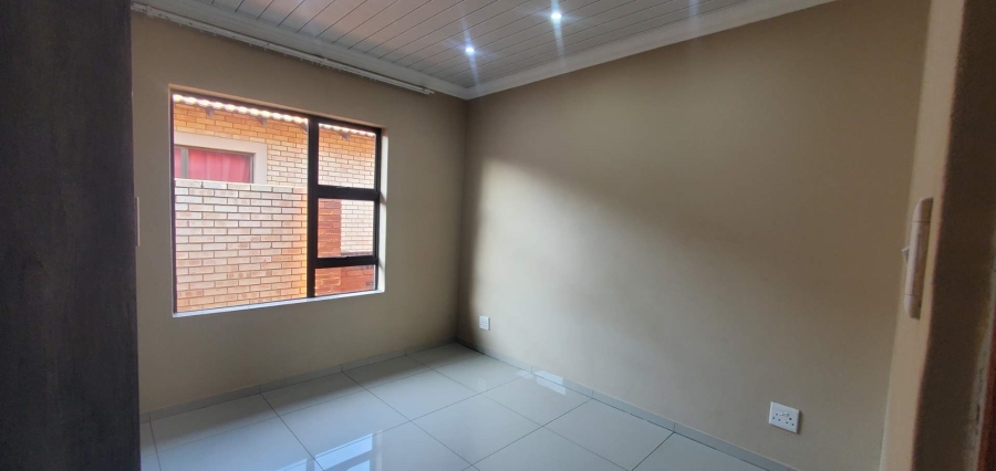 3 Bedroom Property for Sale in Groblerpark Gauteng
