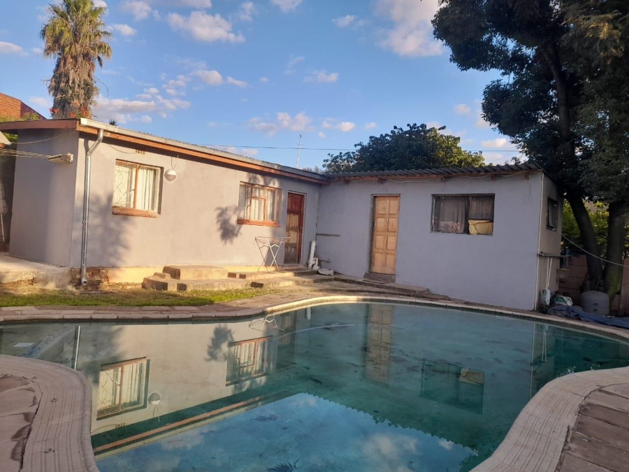 4 Bedroom Property for Sale in South Crest Gauteng