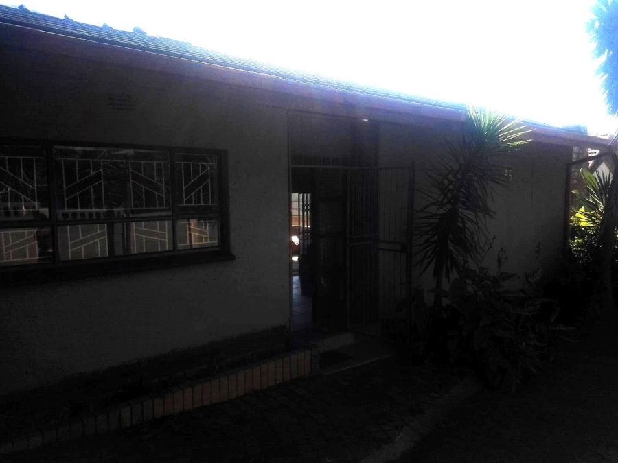 4 Bedroom Property for Sale in South Crest Gauteng