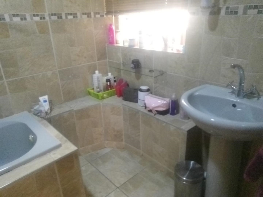 4 Bedroom Property for Sale in South Crest Gauteng