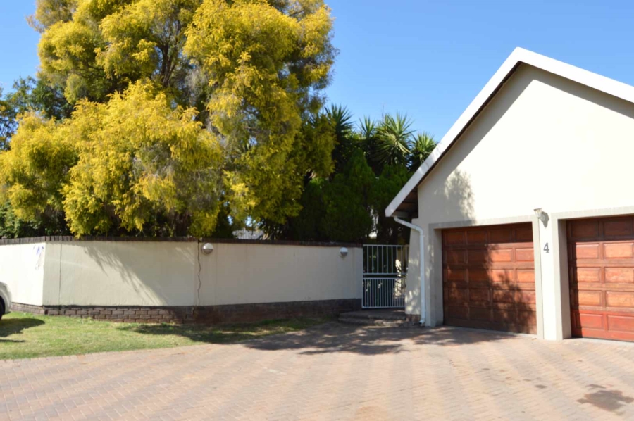 3 Bedroom Property for Sale in Verwoerdpark Gauteng