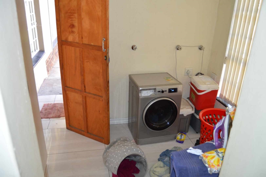 3 Bedroom Property for Sale in Verwoerdpark Gauteng