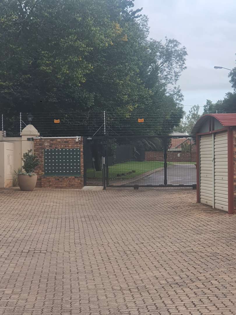 4 Bedroom Property for Sale in Clubview Gauteng
