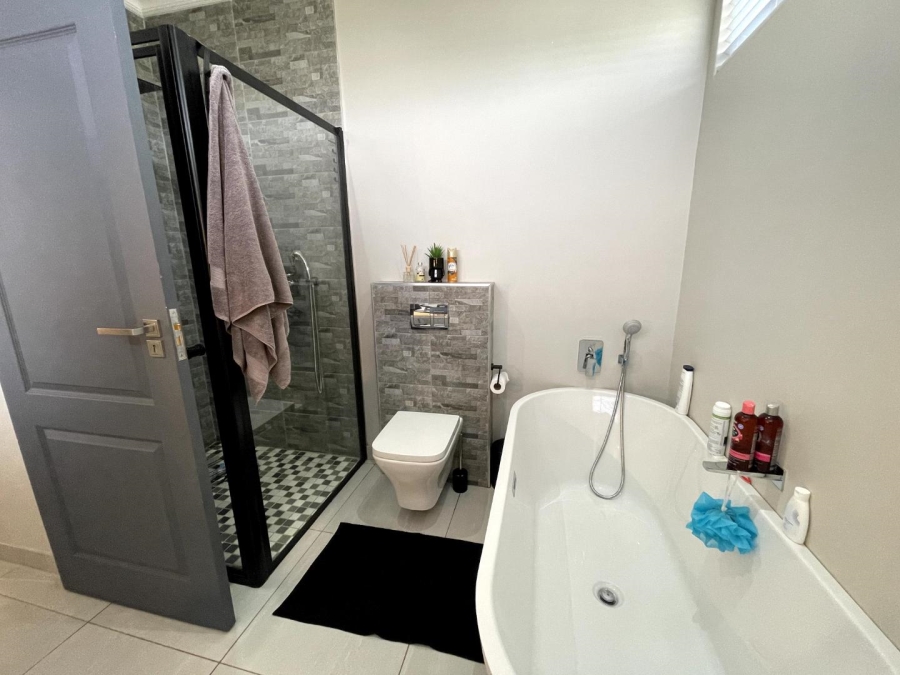 4 Bedroom Property for Sale in Midstream Meadows Gauteng