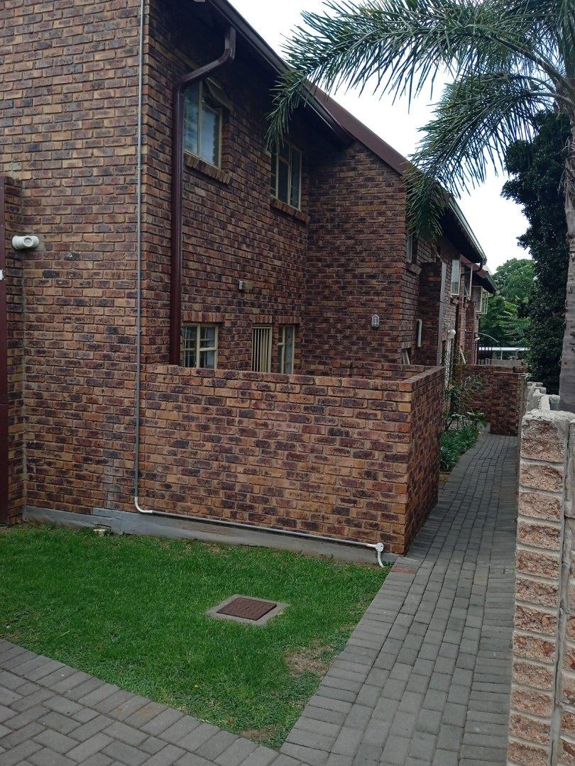 To Let 2 Bedroom Property for Rent in Noordwyk Gauteng