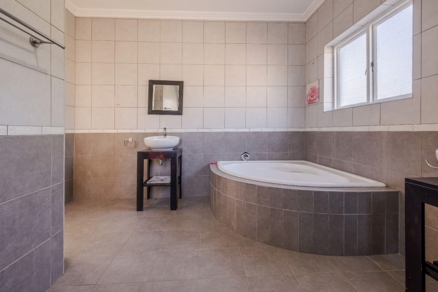 3 Bedroom Property for Sale in Moreleta Park Gauteng