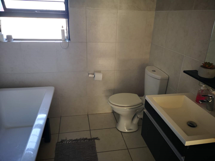 To Let 3 Bedroom Property for Rent in Oakdene Gauteng
