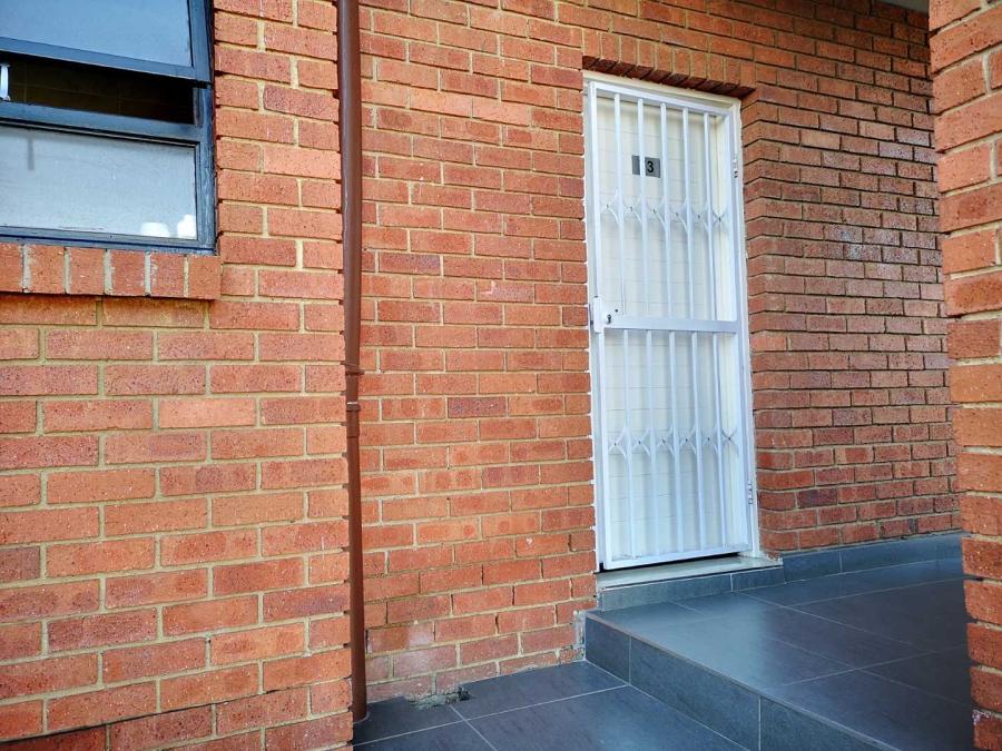 To Let 3 Bedroom Property for Rent in Oakdene Gauteng