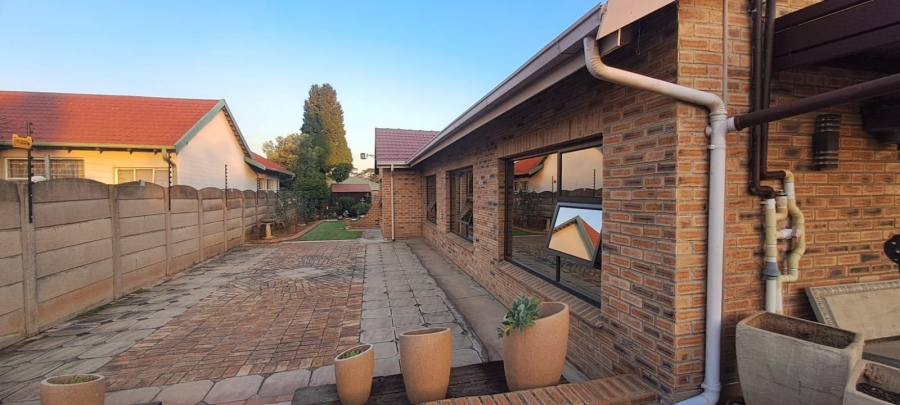 3 Bedroom Property for Sale in Florentia Gauteng