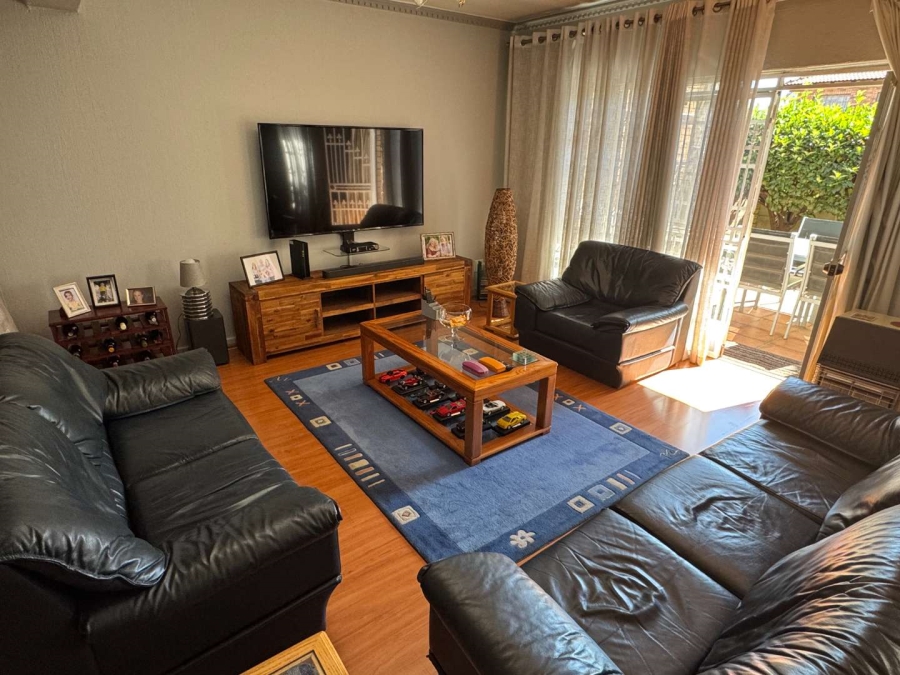3 Bedroom Property for Sale in New Redruth Gauteng