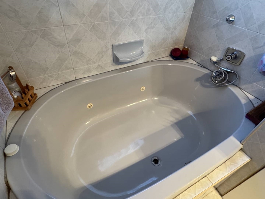 3 Bedroom Property for Sale in New Redruth Gauteng