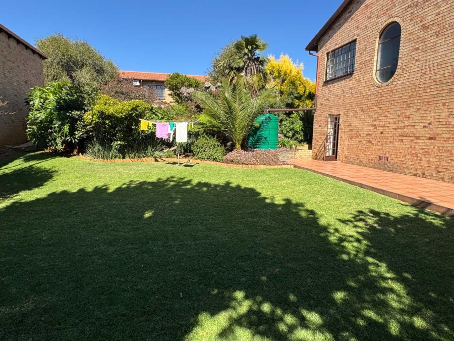 3 Bedroom Property for Sale in New Redruth Gauteng