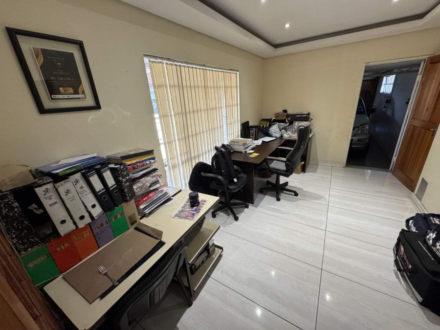 3 Bedroom Property for Sale in Verwoerdpark Gauteng