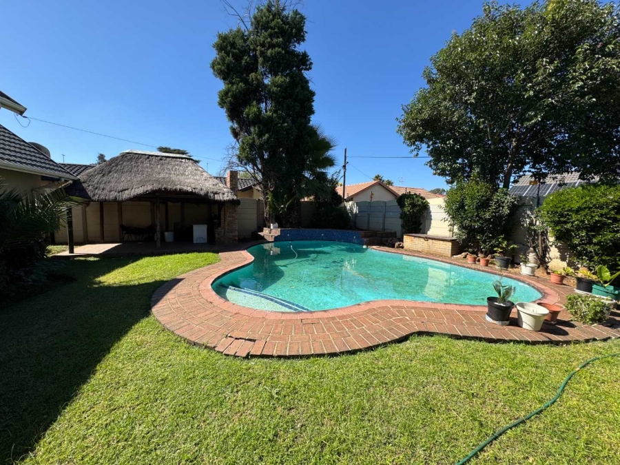 3 Bedroom Property for Sale in Verwoerdpark Gauteng