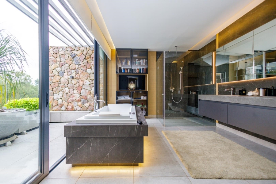 5 Bedroom Property for Sale in Dainfern Golf Estate Gauteng