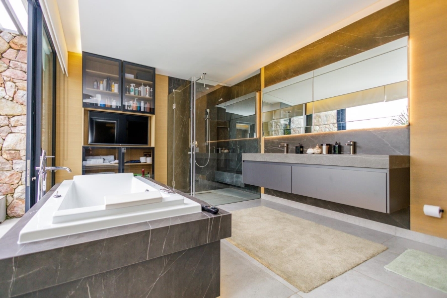 5 Bedroom Property for Sale in Dainfern Golf Estate Gauteng