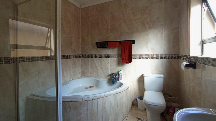 3 Bedroom Property for Sale in Thatchfield Estate Gauteng