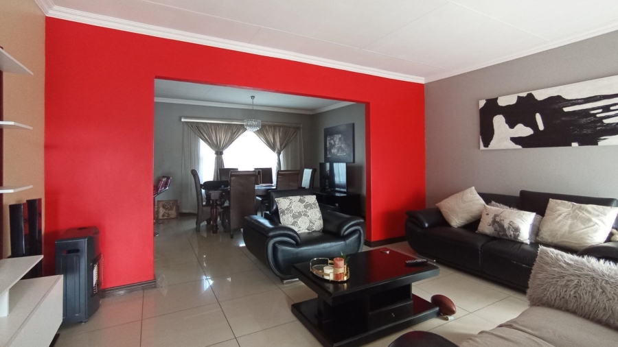 3 Bedroom Property for Sale in Thatchfield Estate Gauteng
