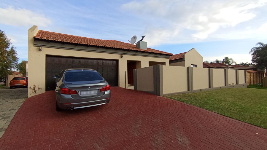 3 Bedroom Property for Sale in Thatchfield Estate Gauteng