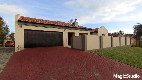 3 Bedroom Property for Sale in Thatchfield Estate Gauteng