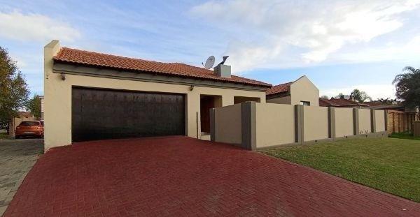 3 Bedroom Property for Sale in Thatchfield Estate Gauteng