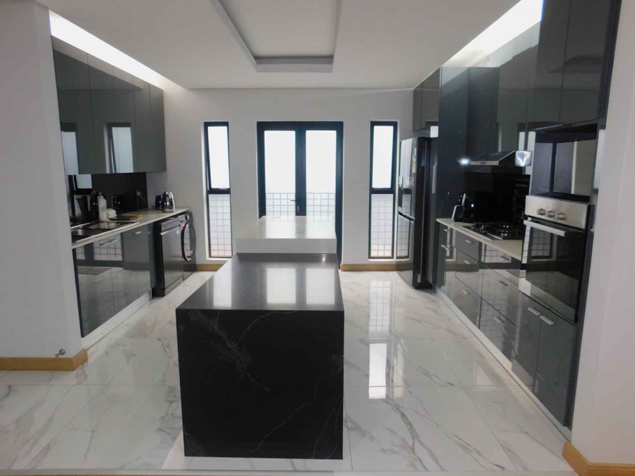 To Let 4 Bedroom Property for Rent in Bryanston Gauteng