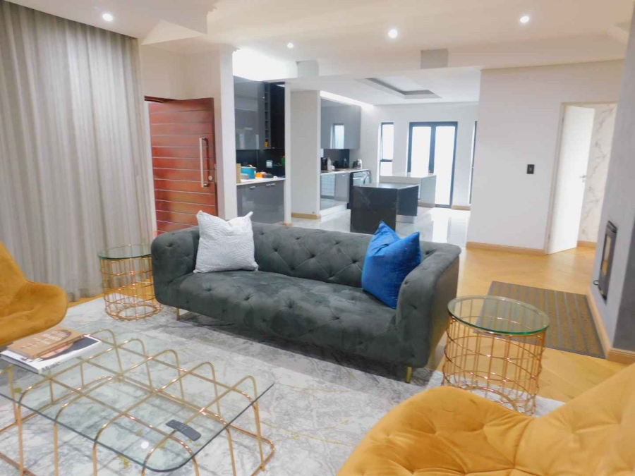 To Let 4 Bedroom Property for Rent in Bryanston Gauteng