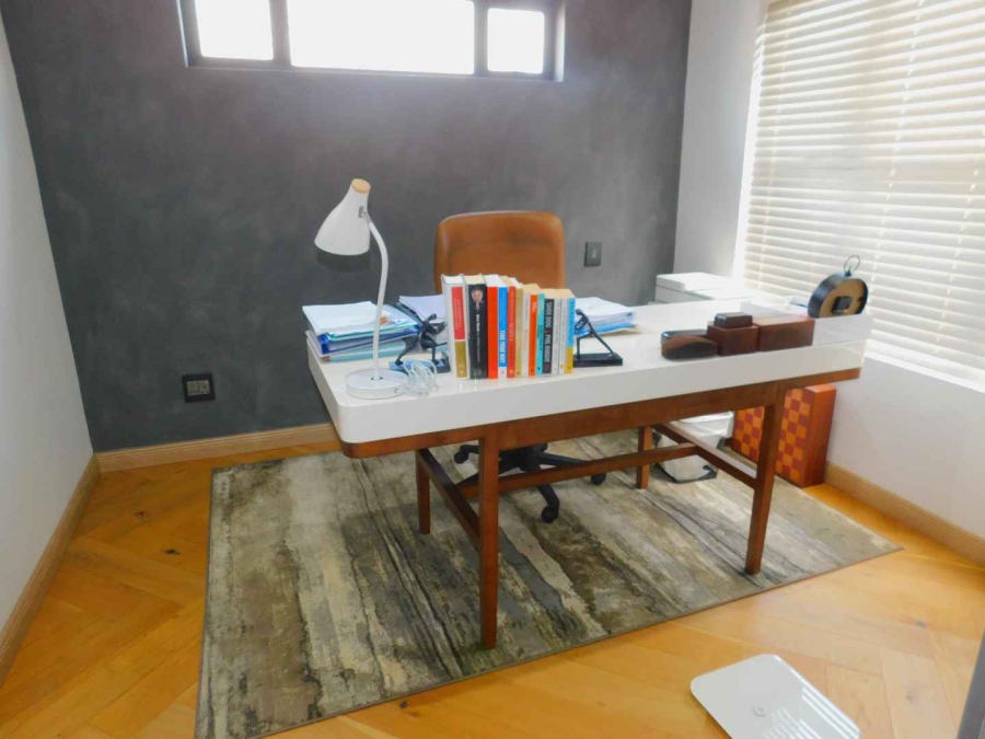 To Let 4 Bedroom Property for Rent in Bryanston Gauteng