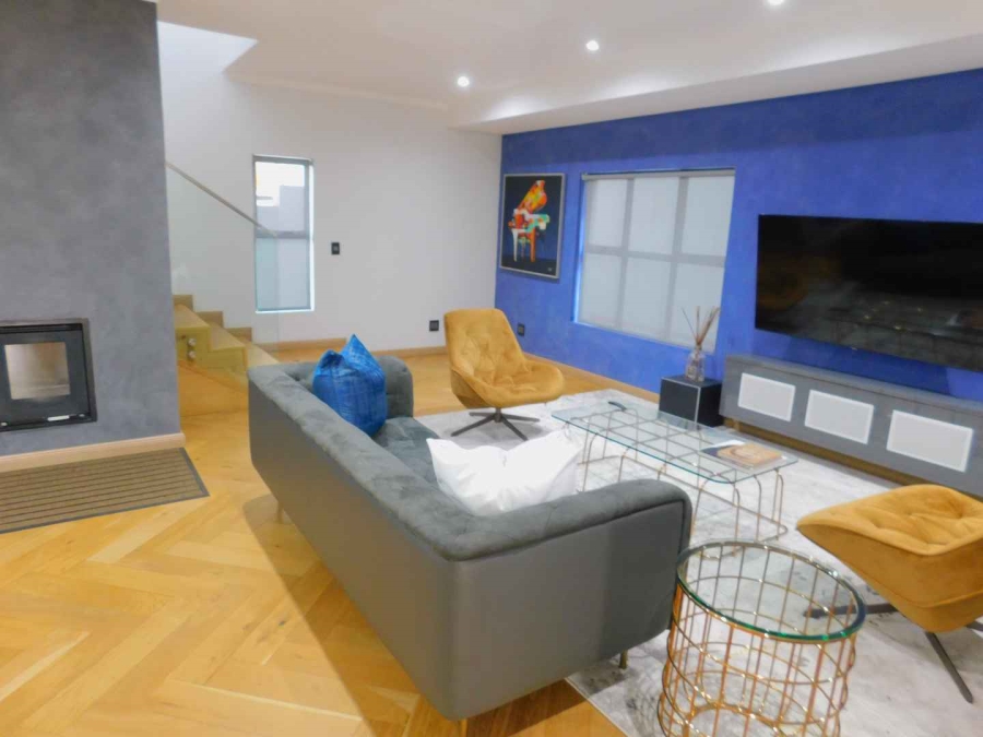 To Let 4 Bedroom Property for Rent in Bryanston Gauteng