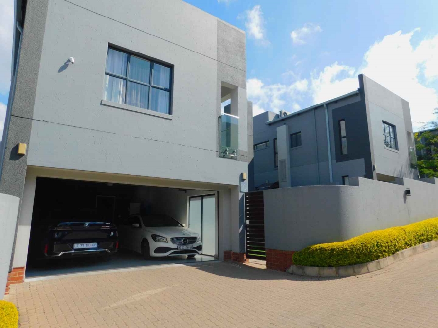 To Let 4 Bedroom Property for Rent in Bryanston Gauteng