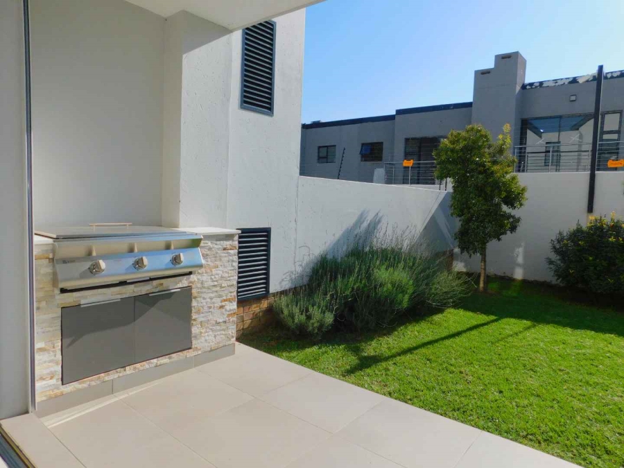To Let 2 Bedroom Property for Rent in Bryanston Gauteng