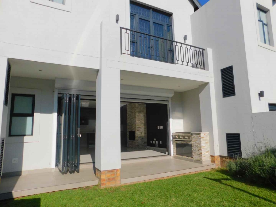 To Let 2 Bedroom Property for Rent in Bryanston Gauteng