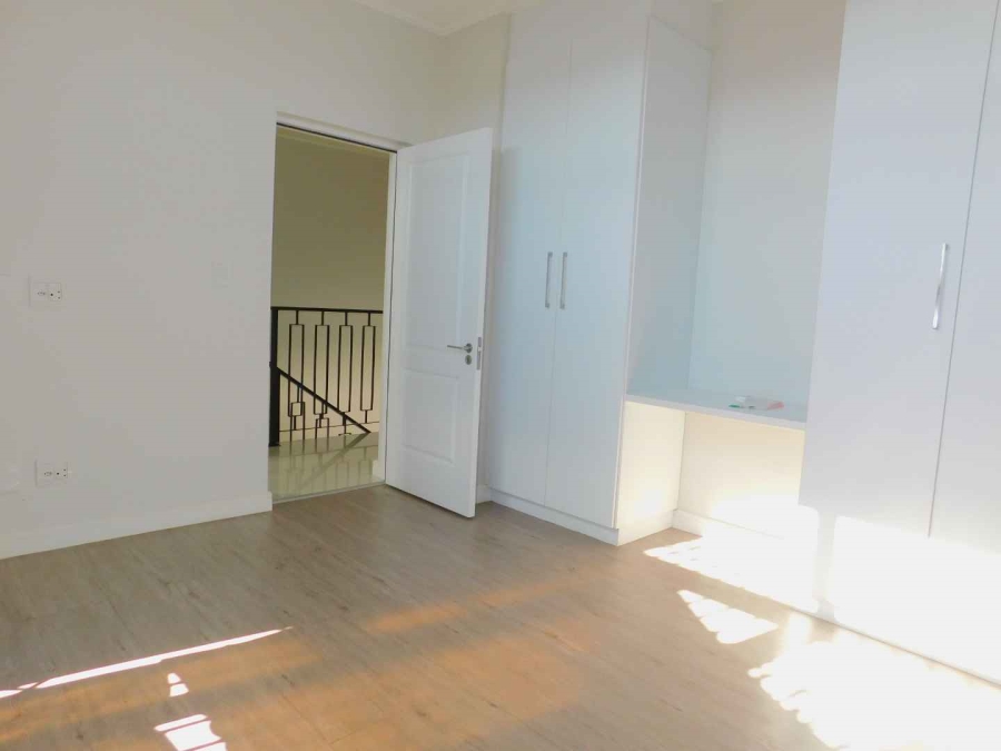 To Let 2 Bedroom Property for Rent in Bryanston Gauteng