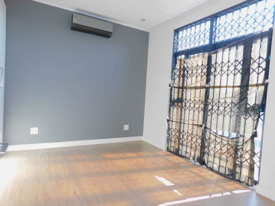 To Let 2 Bedroom Property for Rent in Bryanston Gauteng