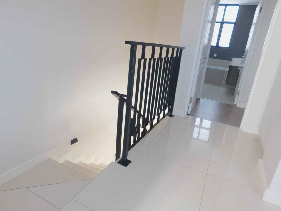 To Let 2 Bedroom Property for Rent in Bryanston Gauteng