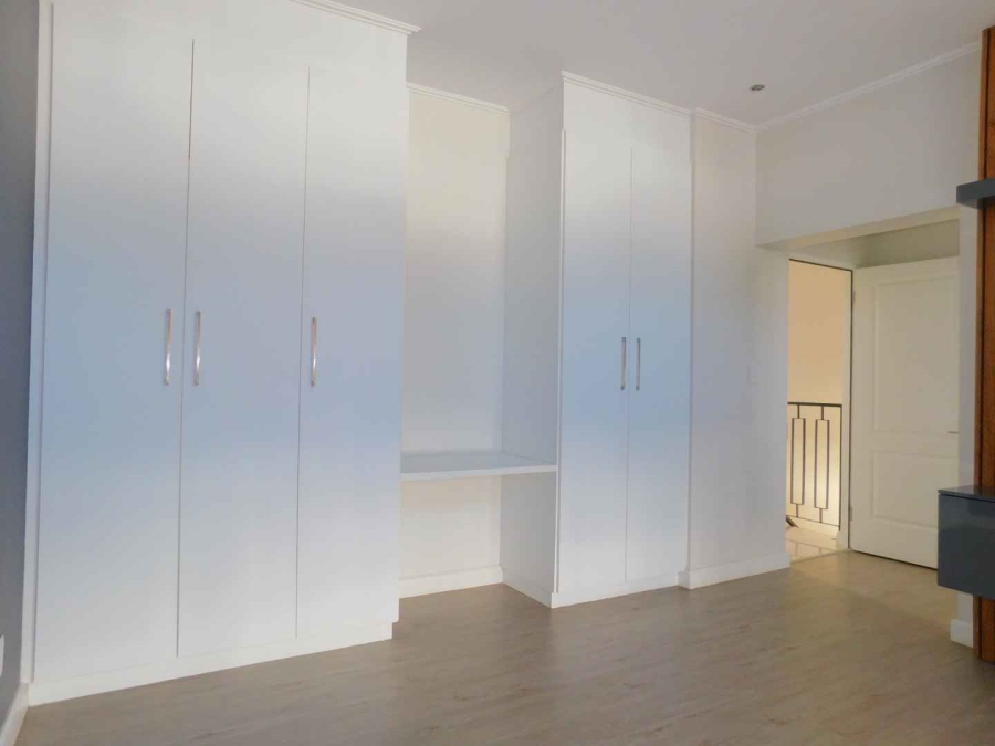 To Let 2 Bedroom Property for Rent in Bryanston Gauteng