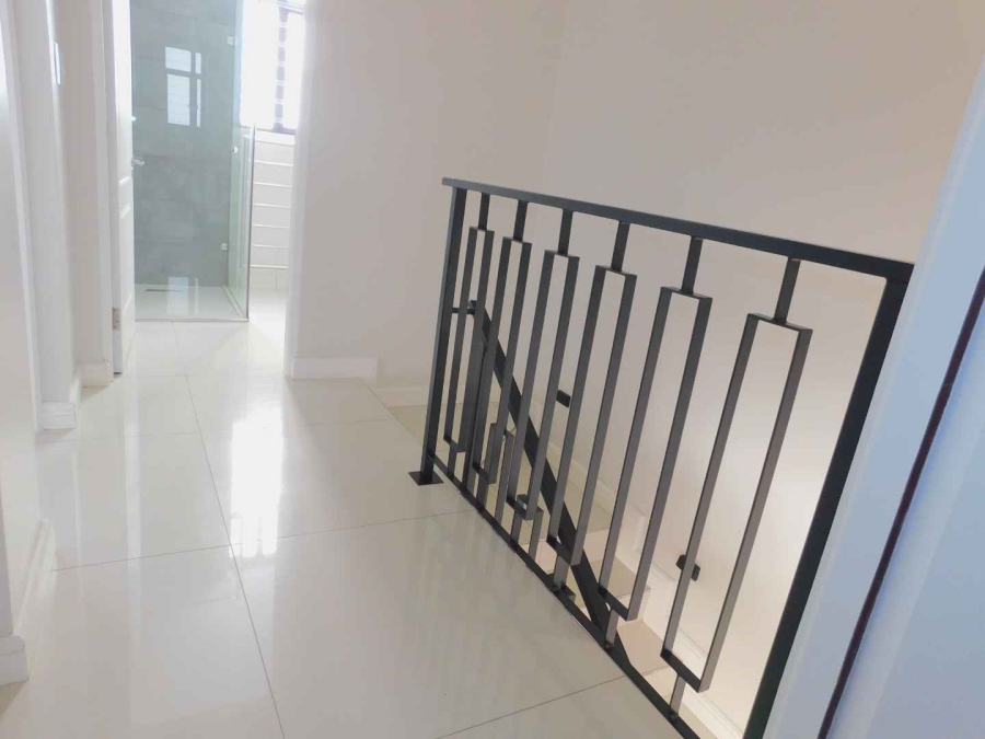 To Let 2 Bedroom Property for Rent in Bryanston Gauteng