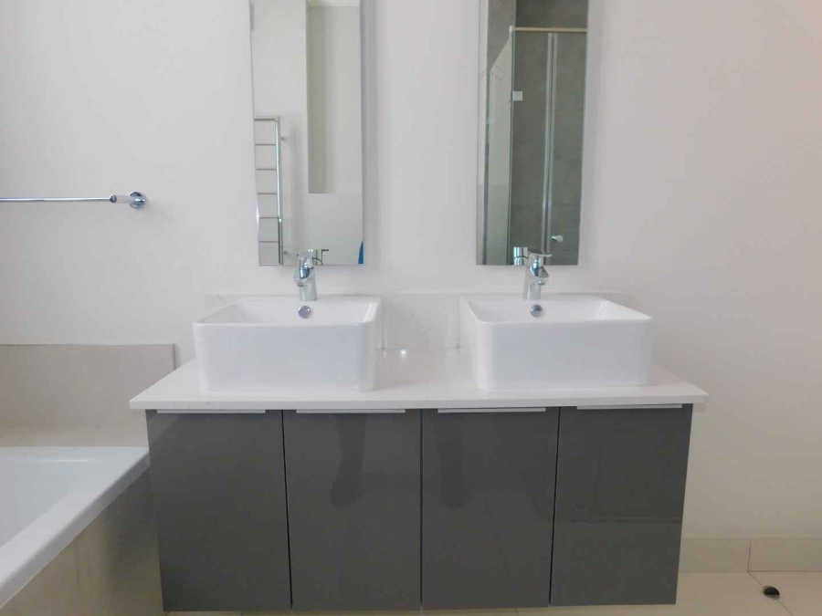 To Let 2 Bedroom Property for Rent in Bryanston Gauteng