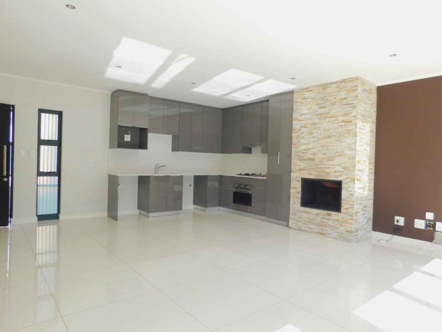 To Let 2 Bedroom Property for Rent in Bryanston Gauteng