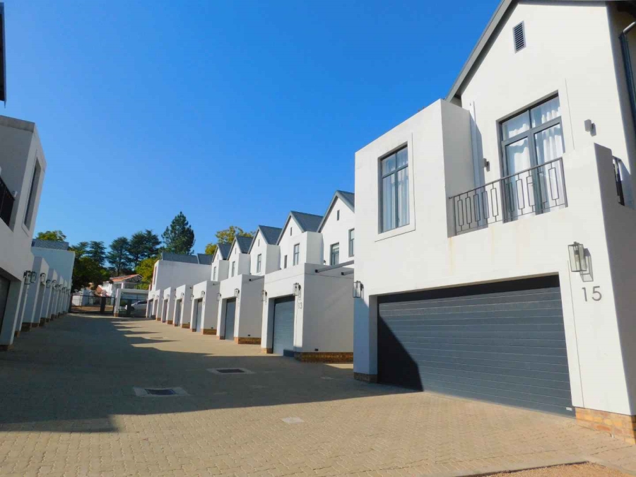 To Let 2 Bedroom Property for Rent in Bryanston Gauteng