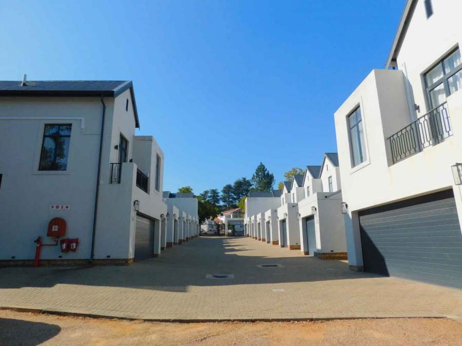 To Let 2 Bedroom Property for Rent in Bryanston Gauteng