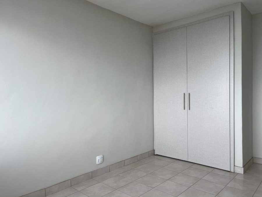 To Let 2 Bedroom Property for Rent in Honeyhills Gauteng