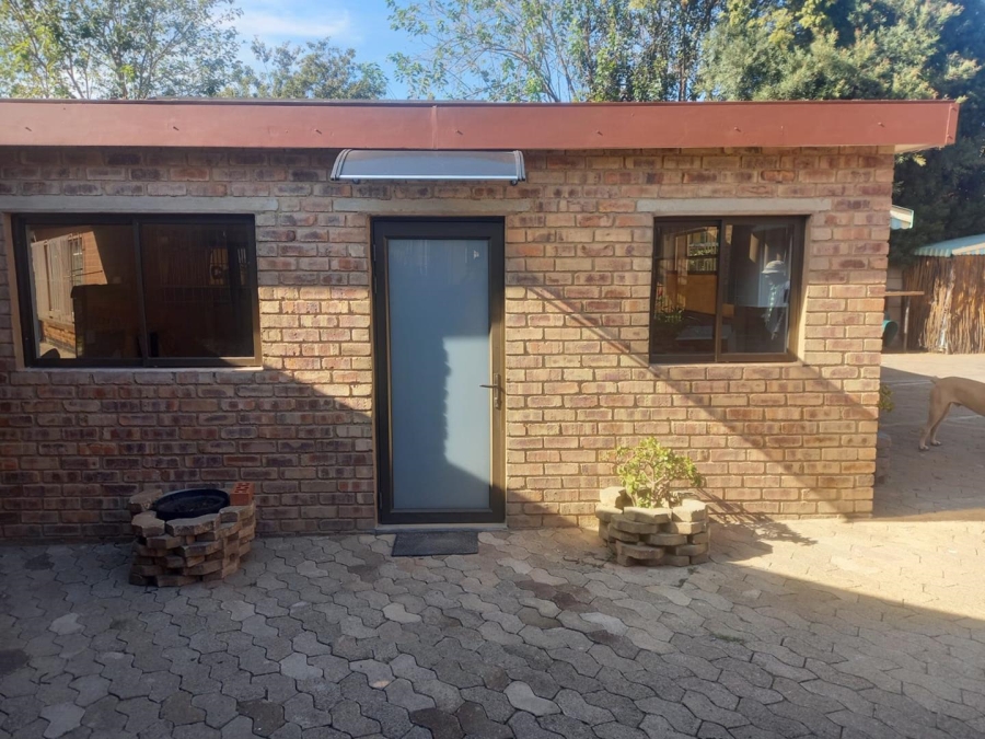 To Let 1 Bedroom Property for Rent in Discovery Gauteng